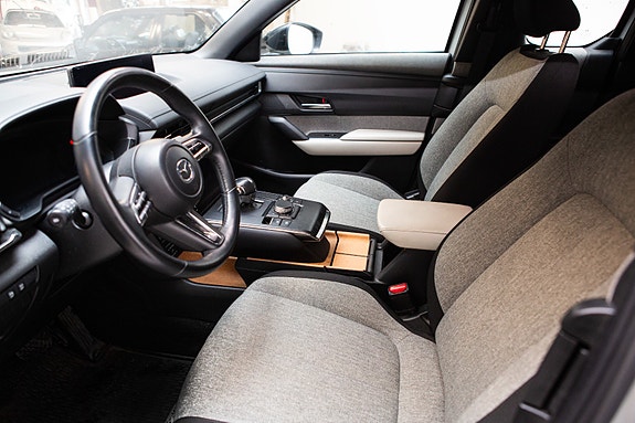 Mazda MX-30 9 of 17