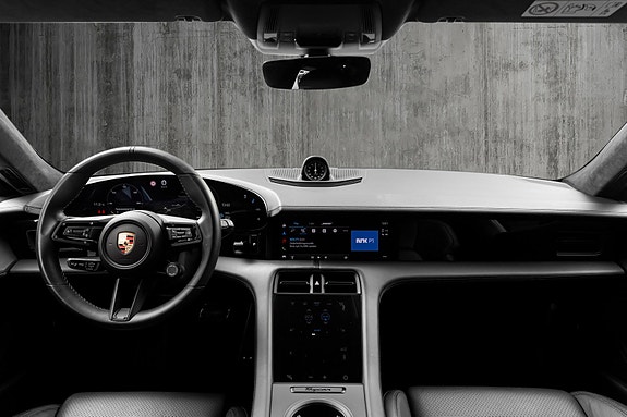 Porsche Taycan 21 of 30