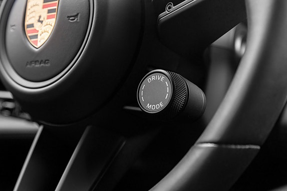 Porsche Taycan 25 of 30