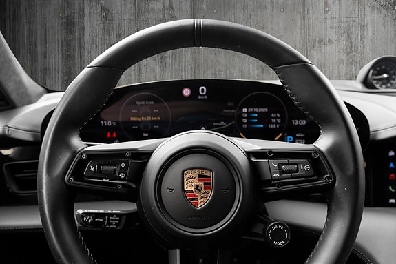 Porsche Taycan 22 of 30