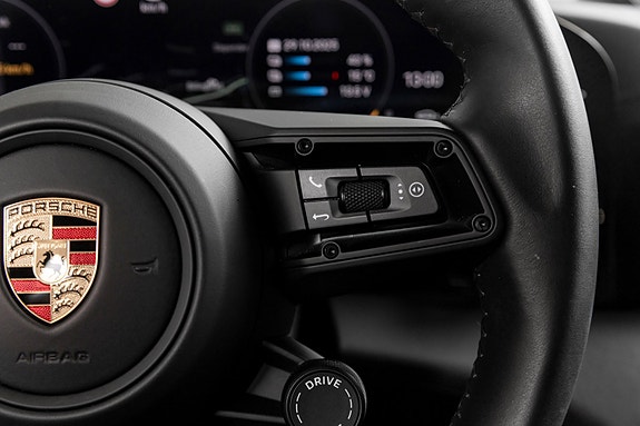 Porsche Taycan 24 of 30