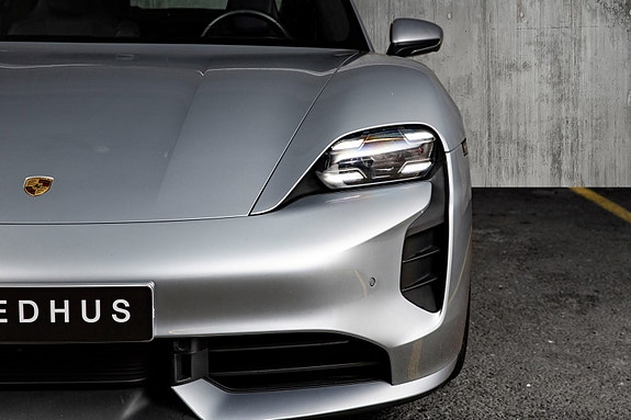 Porsche Taycan 5 of 30