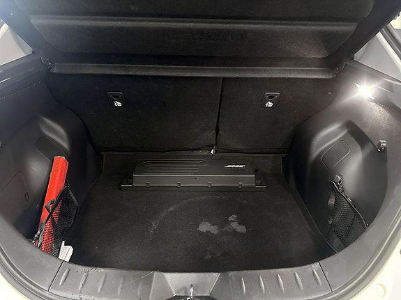 Nissan Leaf 16 of 19