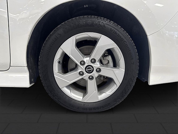 Nissan Leaf 9 of 19