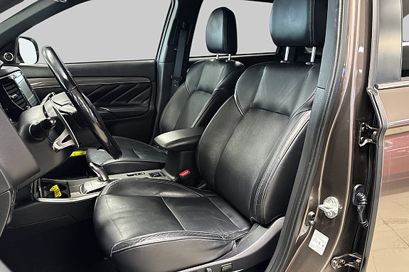 Skinnseter og oppvarmet ratt sikrer komfort på kalde dager.