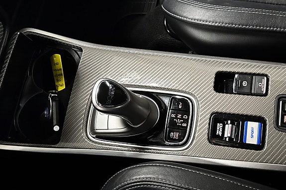 Moderne girvelger med karbonfiberfinish for sportslig preg.