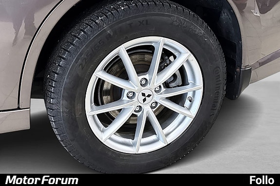 Fem-eikers aluminiumsfelger gir perfekt balanse mellom stil og styrke.