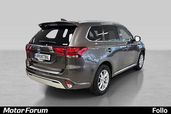 Bakdeksel med panorama soltak og ledende LED baklys.