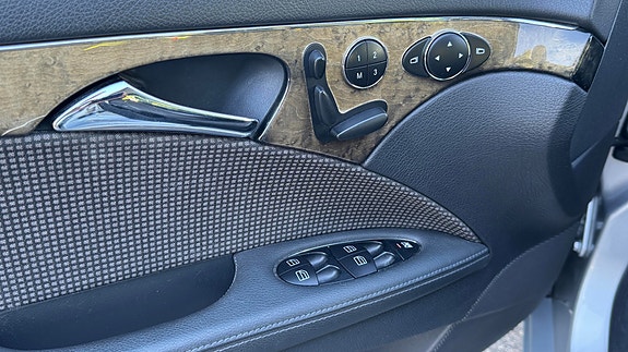 Mercedes-Benz E280 10 of 21