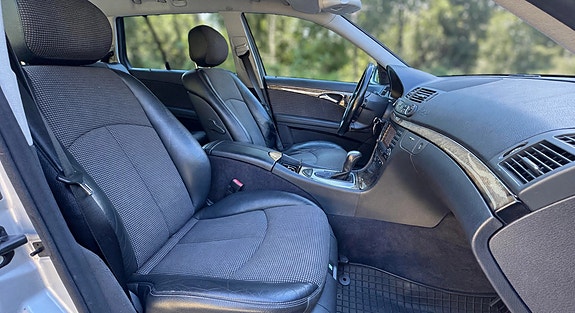 Mercedes-Benz E280 12 of 21
