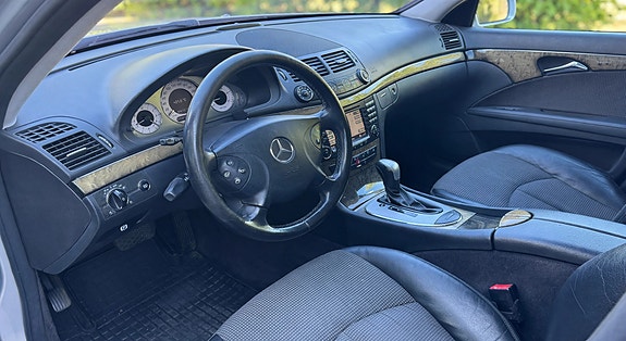 Mercedes-Benz E280 13 of 21