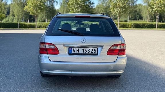 Mercedes-Benz E280 5 of 21