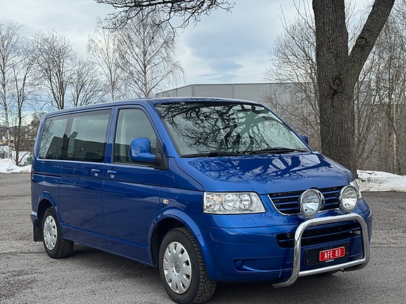 Volkswagen Caravelle 4 of 5