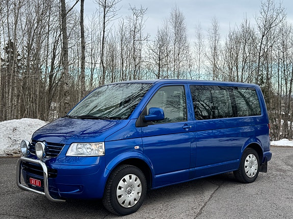 Volkswagen Caravelle 2 of 5