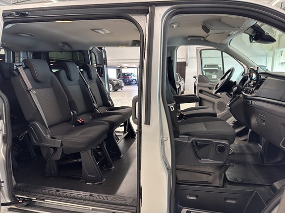 Ford Transit Custom 27 of 30