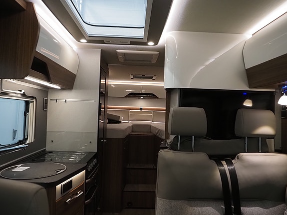 Hymer B 580 MC - Hydrauliske støttebein - Alde varmer. 12 of 30