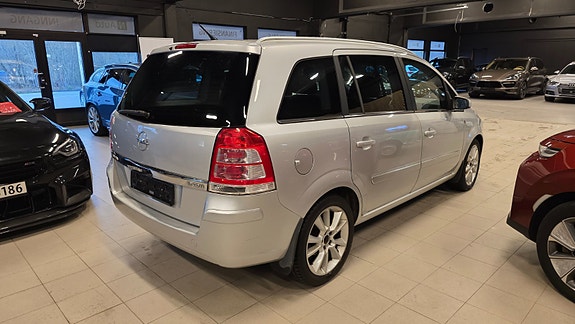 Opel Zafira 3 of 5