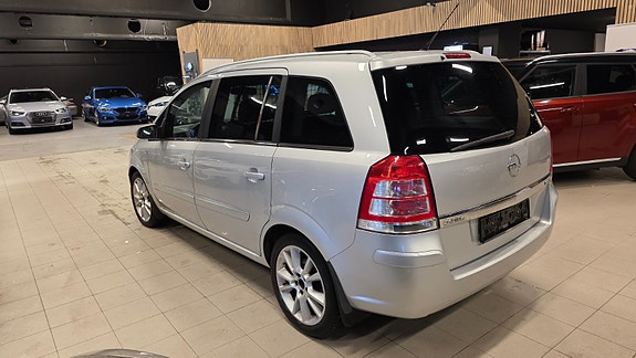 Opel Zafira 4 of 5
