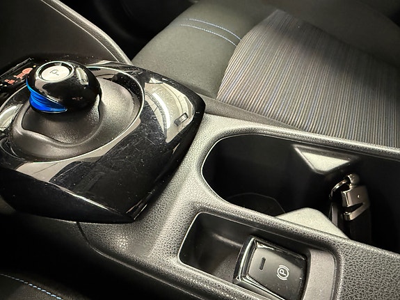 Nissan Leaf 13 of 27