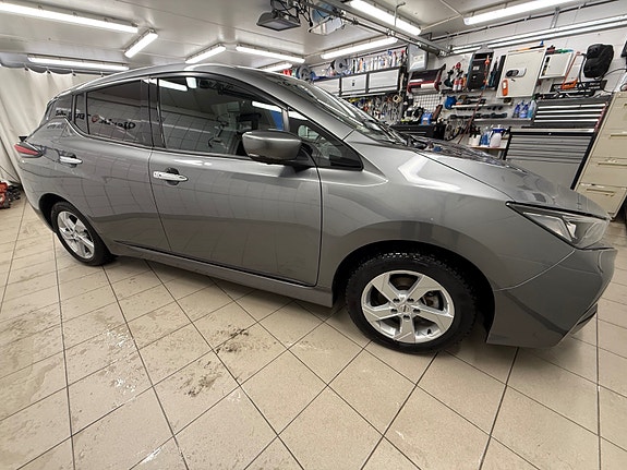 Nissan Leaf 4 of 27