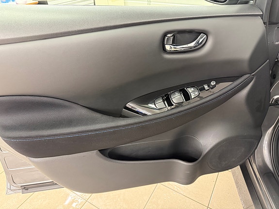 Nissan Leaf 27 of 27