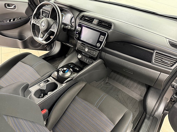 Nissan Leaf 8 of 27