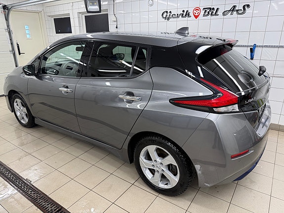 Nissan Leaf 3 of 27