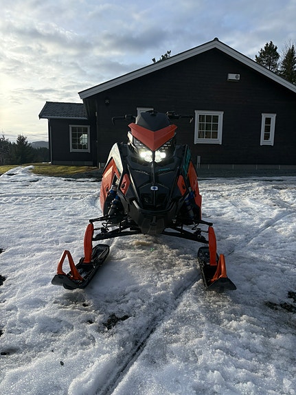 Polaris 850 RMK Khaos Slash 2 of 13