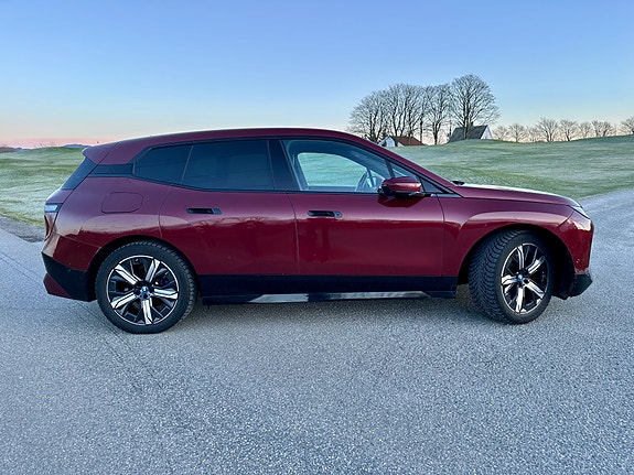 BMW iX 5 of 10