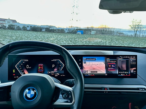 BMW iX 6 of 10