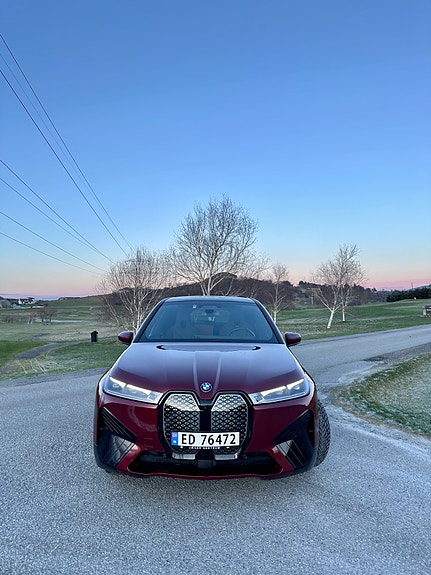 BMW iX 9 of 10