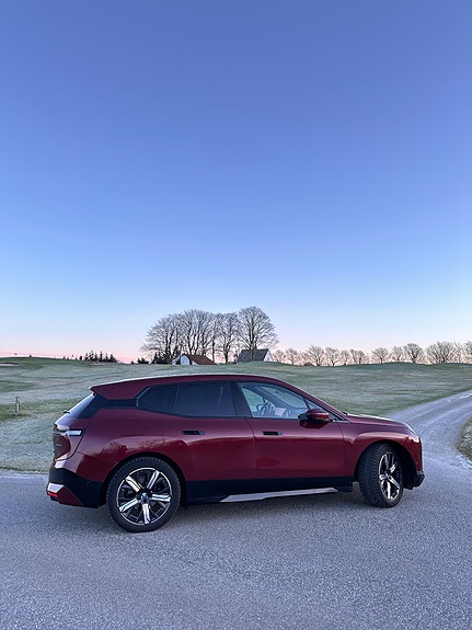 BMW iX 8 of 10