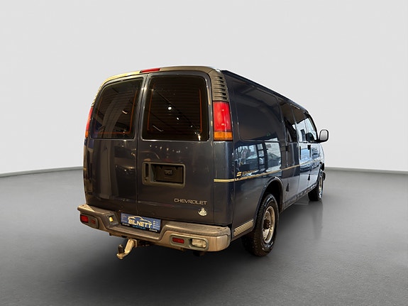 Chevrolet Express 4 of 30