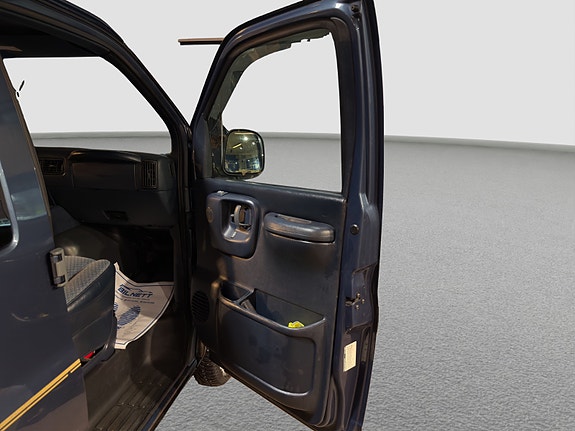 Chevrolet Express 12 of 30