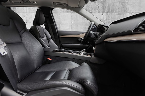 Volvo XC90 25 of 30