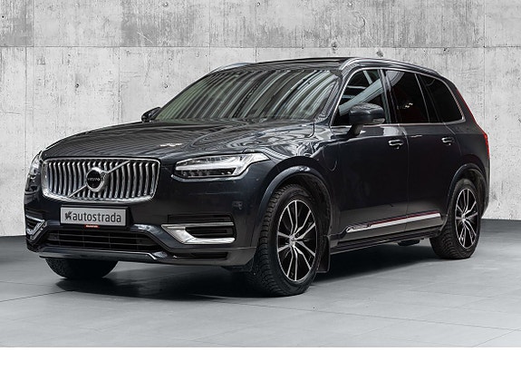 Volvo XC90 2 of 30