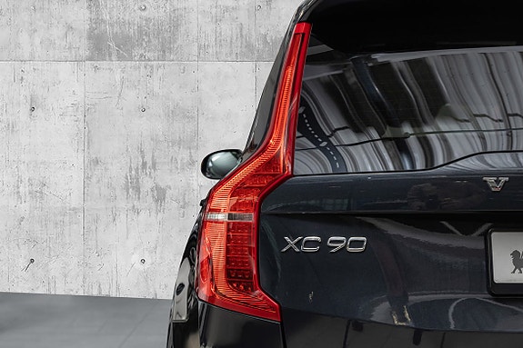 Volvo XC90 8 of 30