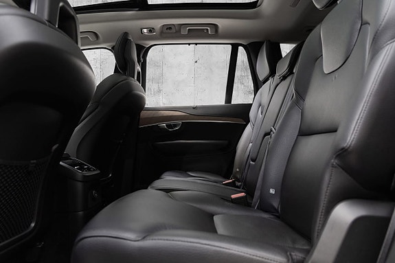 Volvo XC90 15 of 30