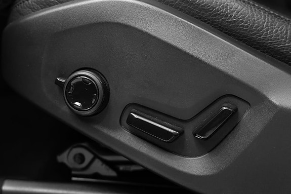 Volvo XC90 16 of 30