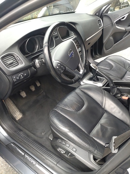 Volvo V40 4 of 5