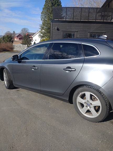 Volvo V40 7 of 8