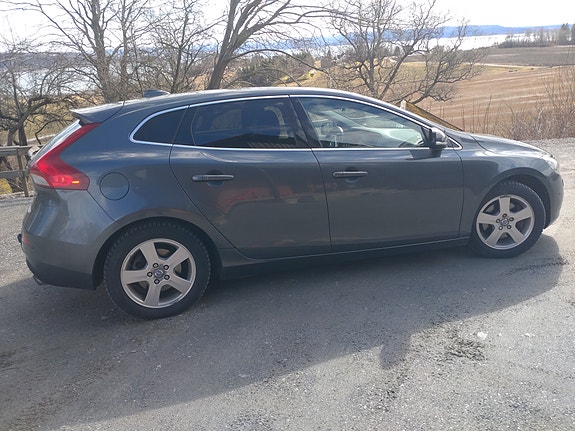 Volvo V40 8 of 8