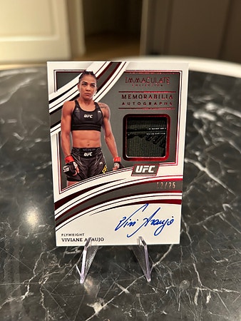 2022 Panini Immaculate UFC memorabilia autograf Viviane Araujo 12/25