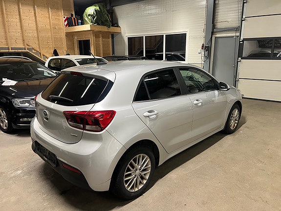 Kia Rio 3 of 5