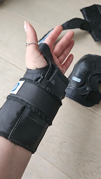 Product image 8 of 9