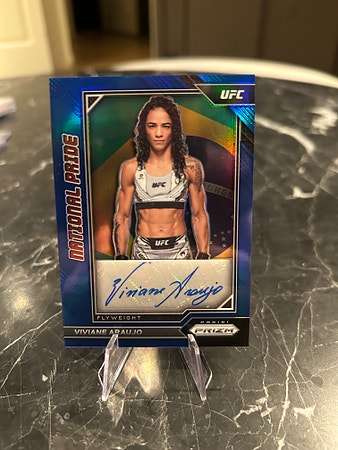 2023 Panini Chronicles UFC National Pride Viviane Araujo autograf 27/49
