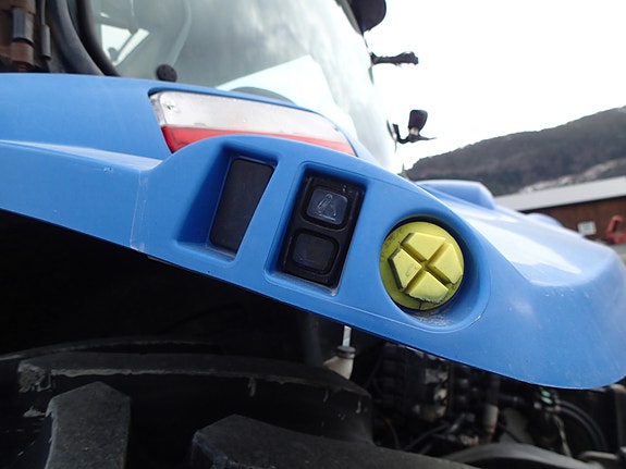 New Holland T6040 Elite 17 of 30