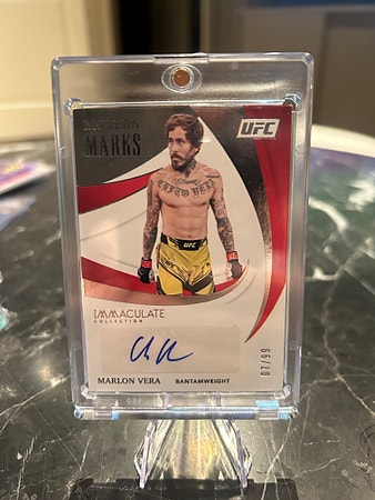 2021 Panini UFC Modern Marks Immaculate autograf Marlon Vera 07/99