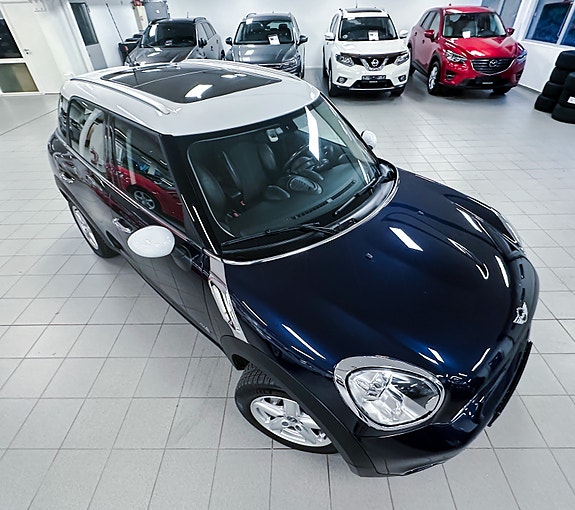 MINI Cooper S 2 of 5