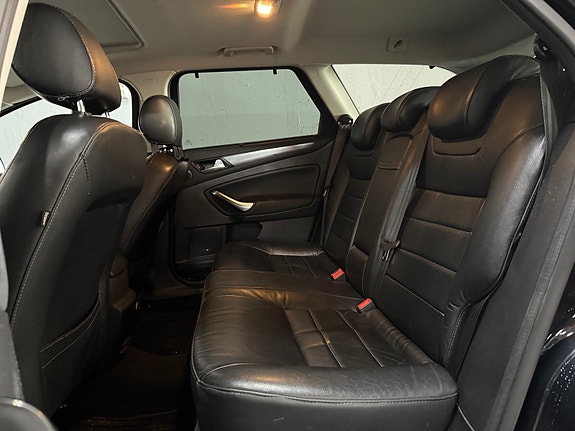 Ford Mondeo 16 of 19